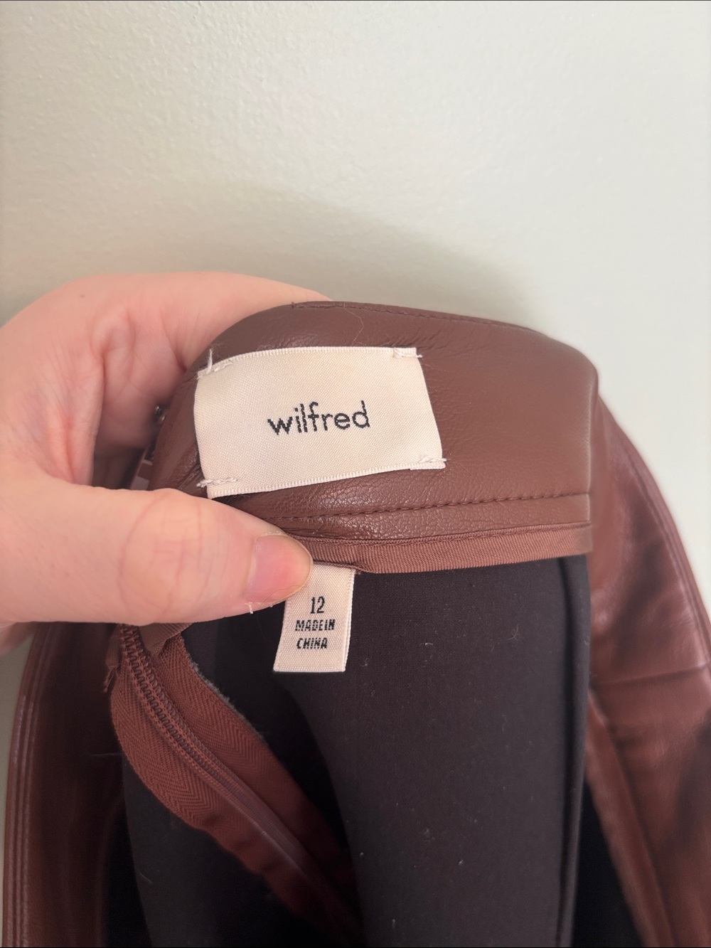 Aritzia Wilfred Patio Faux Leather Mini Skirt in Brown (Size 12) - Picture 4 of 5